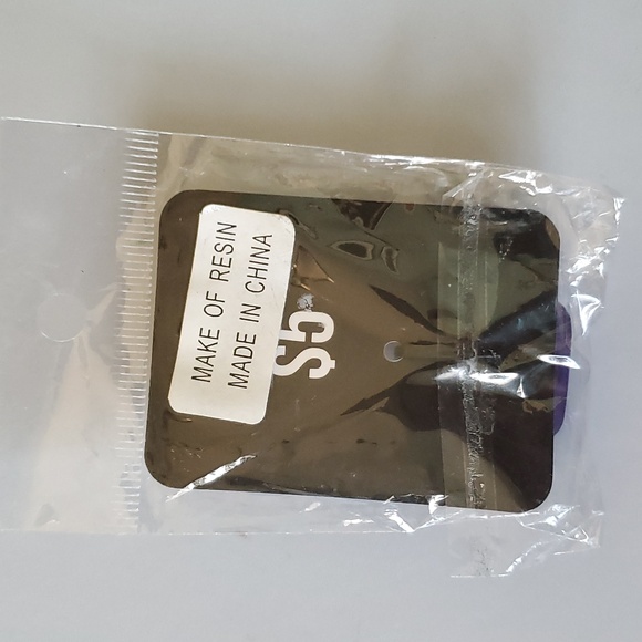 🎈3 FOR $10 RESIN RINGS - Picture 5 of 5